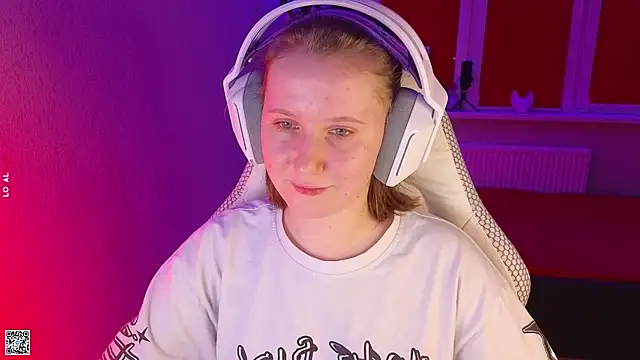 mon lola online show from October 22, 2025, 4:40 pm