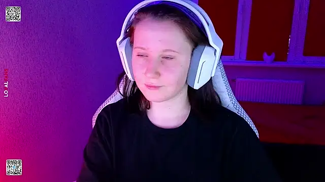 Snapshot of mon_lola chatting on February 9, 2026, 3:16 pm mon lola online show from February 9, 2026, 3:16 pm