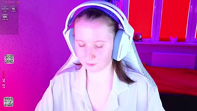 Snapshot of mon_lola chatting on March 4, 2026, 12:00 pm mon lola online show from March 4, 2026, 12:00 pm