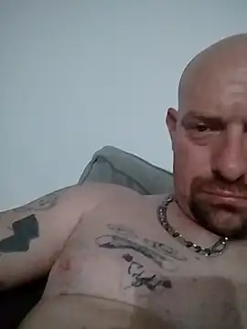 jayjay198080 online show from February 6, 2025, 2:15 pm