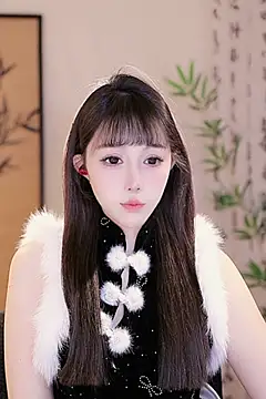 Summer-Momo online show from March 11, 2025, 7:37 am