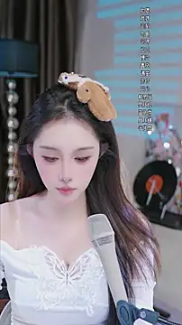Summer-Momo online show from September 23, 2025, 12:19 pm