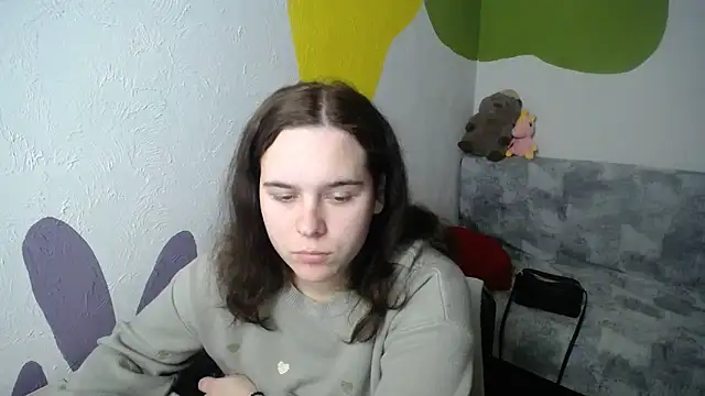 mini girly online show from October 28, 2025, 1:58 pm