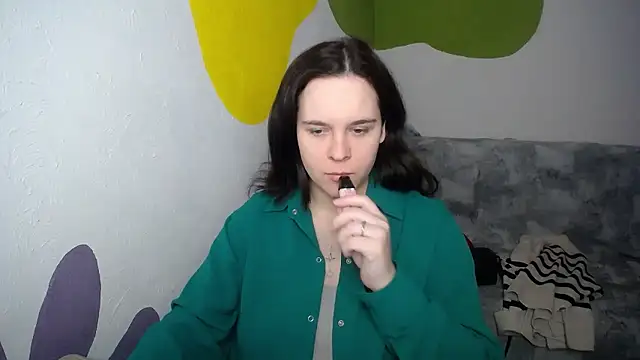 mini girly online show from January 6, 2026, 12:31 pm