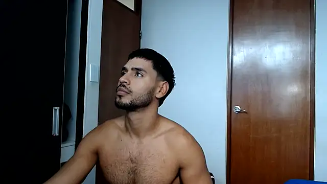 HOTLATINO2025 online show from May 26, 2026, 4:47 pm