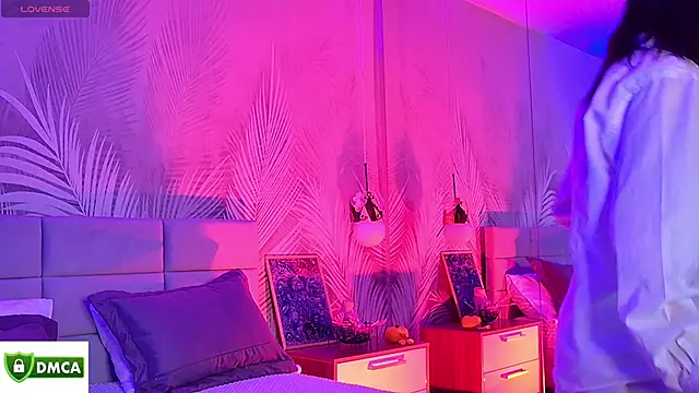 Snapshot of Emma_plux chatting on November 2, 2025, 8:06 am Emma plux online show from November 2, 2025, 8:06 am