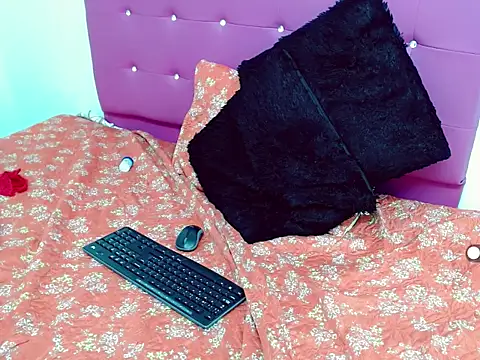 mia grey01 online show from February 25, 2025, 12:03 pm