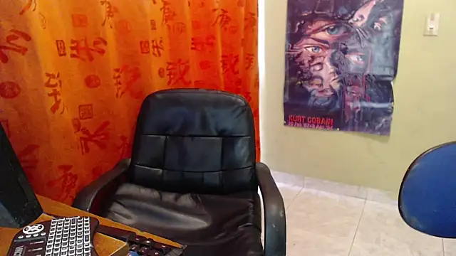 Snapshot of Hadespersefone chatting on February 24, 2025, 8:03 pm Hadespersefone online show from February 24, 2025, 8:03 pm