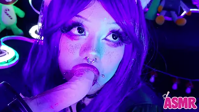 LaytonBox online show from November 22, 2025, 3:00 pm