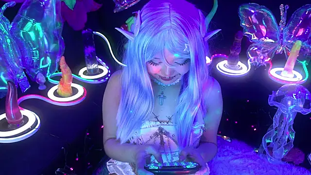 LaytonBox online show from April 8, 2026, 3:45 pm