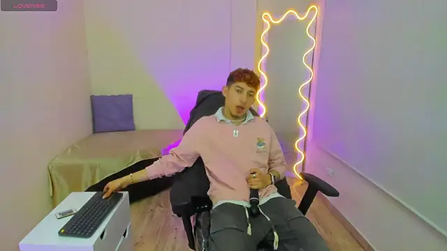 Axel tay online show from October 19, 2025, 3:29 am