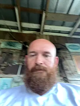 Snapshot of 32XRedBeard chatting on November 9, 2025, 12:47 pm 32XRedBeard online show from November 9, 2025, 12:47 pm