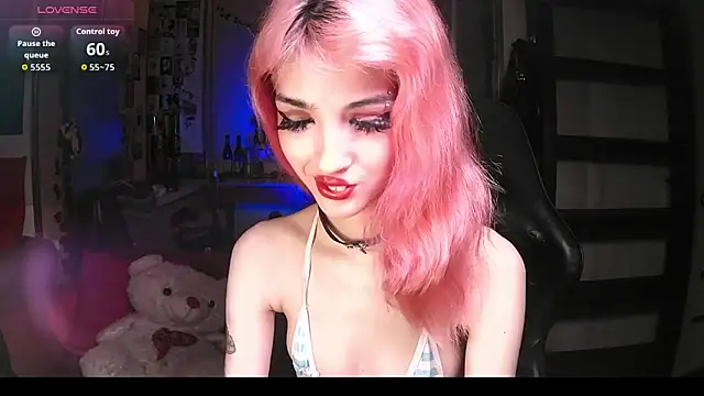 Ink  pleasure online show from September 28, 2025, 9:20 pm