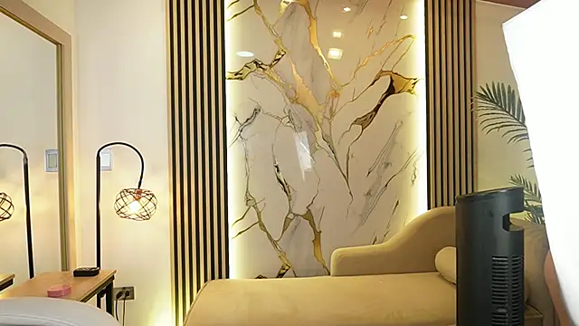 Snapshot of Emma_Walkerr_ chatting on February 19, 2026, 7:10 pm Emma Walkerr online show from February 19, 2026, 7:10 pm