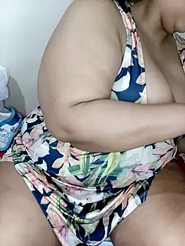 Samara-Bella online show from November 3, 2025, 5:47 pm