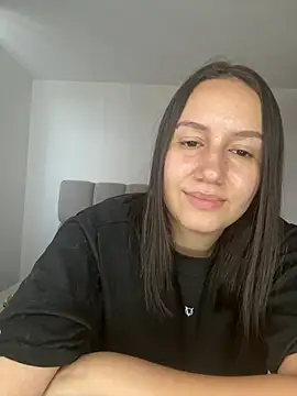 Jullya x online show from June 24, 2026, 9:36 pm