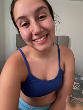 Jullya x online show from July 13, 2026, 9:39 pm