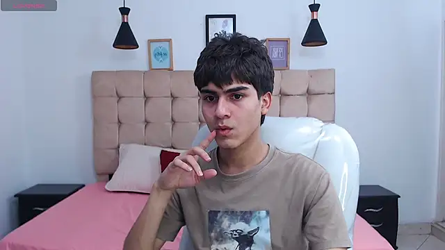 Tommy18   online show from January 25, 2025, 4:34 am