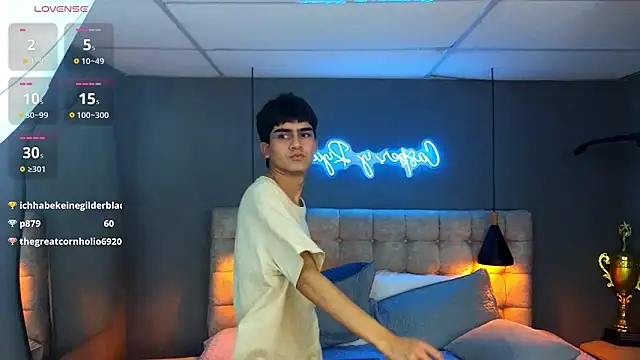 Tommy18   online show from March 21, 2025, 11:12 am