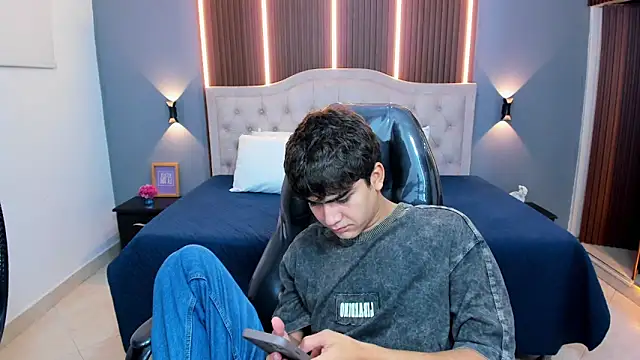 Tommy18   online show from February 1, 2026, 3:27 am