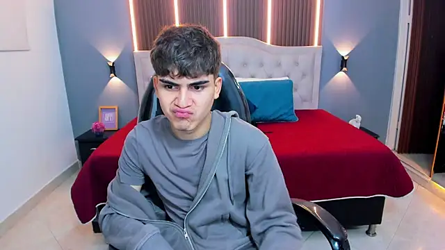 Tommy18   online show from February 15, 2026, 3:36 am