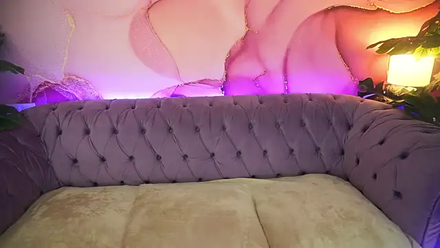 ArielGemme online show from November 15, 2025, 1:51 pm