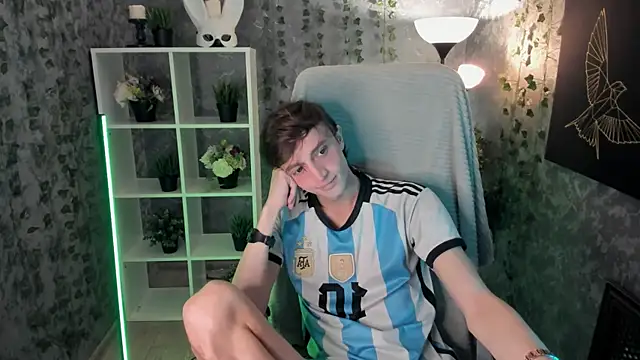 John Weasley online show from November 7, 2025, 1:11 pm