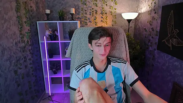 John Weasley online show from November 19, 2025, 12:49 pm