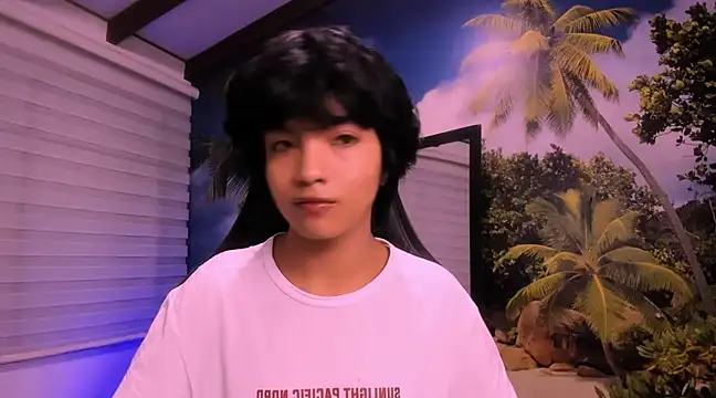 AllanYong18 online show from January 21, 2025, 1:29 am