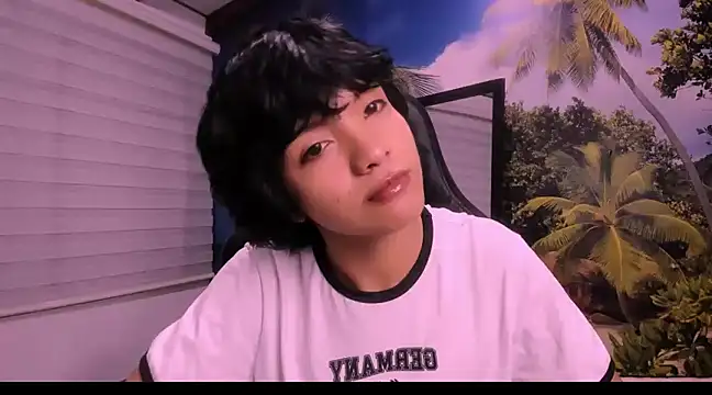 AllanYong18 online show from January 25, 2025, 12:48 am