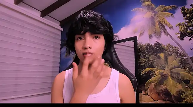 AllanYong18 online show from January 26, 2025, 1:20 am