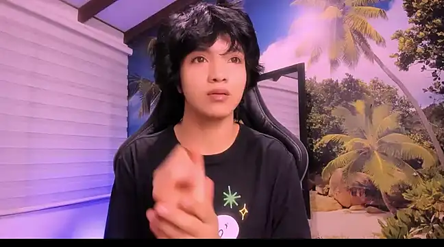 AllanYong18 online show from January 27, 2025, 12:12 am