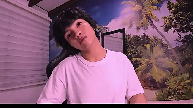 AllanYong18 online show from February 8, 2025, 1:32 am