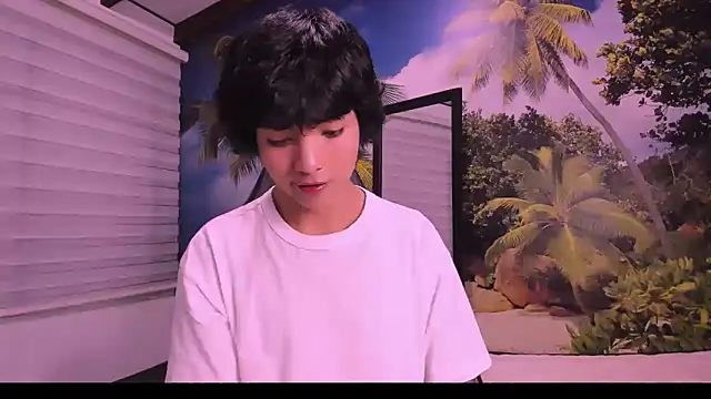 AllanYong18 online show from February 8, 2025, 7:37 am