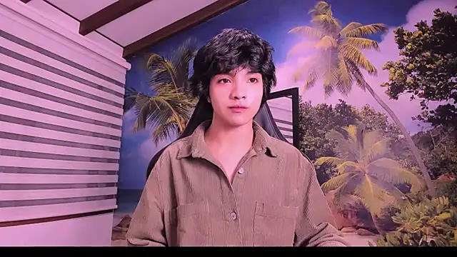 AllanYong18 online show from February 13, 2025, 1:50 am