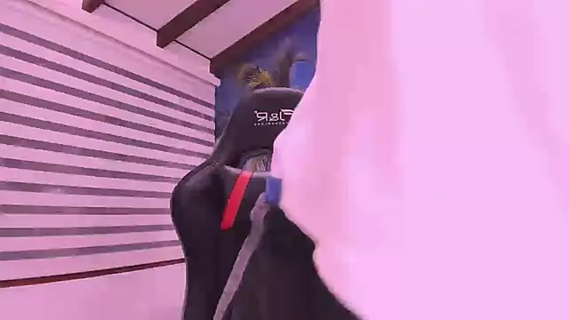 AllanYong18 online show from February 25, 2025, 2:25 am