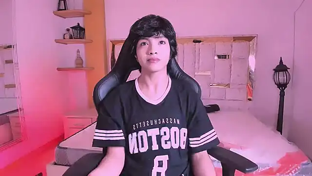 AllanYong18 online show from March 1, 2025, 1:53 am