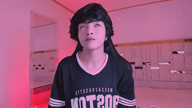 AllanYong18 online show from March 11, 2025, 7:15 am