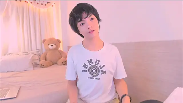 AllanYong18 online show from November 23, 2025, 8:58 am