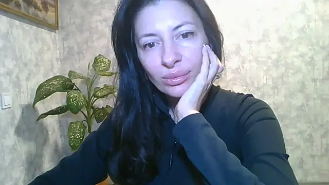 LissaBlossom online show from October 4, 2025, 4:43 am