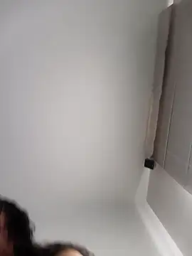 JaquiDi online show from November 12, 2025, 4:51 pm