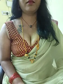 Snapshot of sriyazhini chatting on February 14, 2025, 5:19 am sriyazhini online show from February 14, 2025, 5:19 am