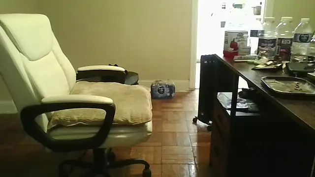 MrDaddyBbSnake online show from December 16, 2025, 3:55 am