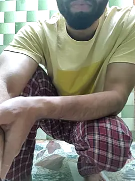 Snapshot of TOPMOON001 chatting on November 6, 2025, 5:08 am TOPMOON001 online show from November 6, 2025, 5:08 am