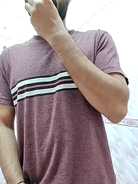 TOPMOON001 online show from November 21, 2025, 6:17 pm