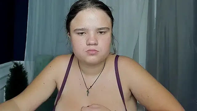 Snapshot of AdeleCruz chatting on September 21, 2025, 12:07 pm AdeleCruz online show from September 21, 2025, 12:07 pm