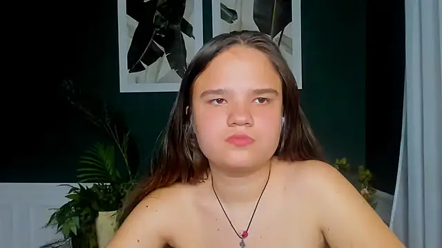 AdeleCruz online show from May 12, 2026, 12:02 pm