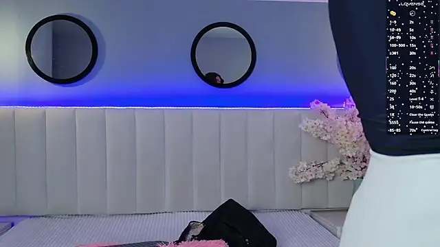chelsea bolton  online show from July 4, 2026, 12:22 pm
