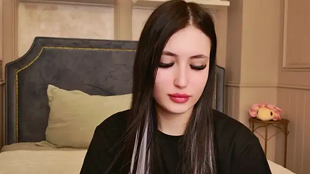 Snapshot of EmmaLawrens chatting on April 2, 2026, 10:46 am EmmaLawrens online show from April 2, 2026, 10:46 am