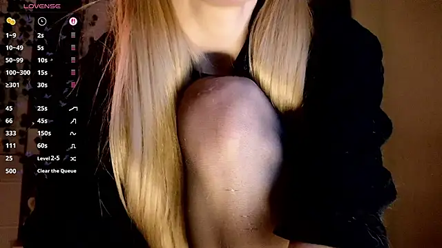 Snapshot of Emily__Mooree chatting on October 11, 2025, 7:40 am Emily Mooree online show from October 11, 2025, 7:40 am